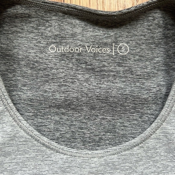 Outdoor Voices Colorblock Grey Slash Back Sports Bra /Crop Top Size Small - Picture 4 of 10